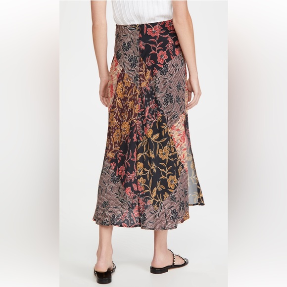 Velvet by Graham and Spencer - Swan Skirt - Size S - Picture 5 of 9
